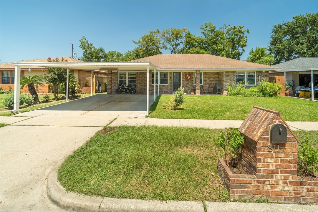811 Globe St in Houston, TX - Building Photo