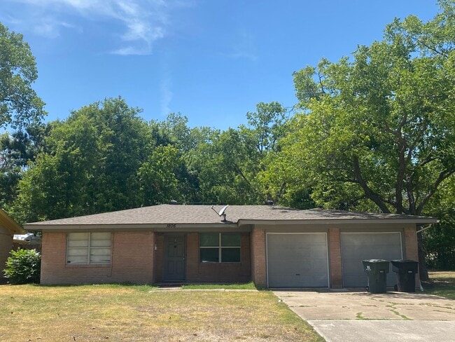 property at 1806 S 19th St