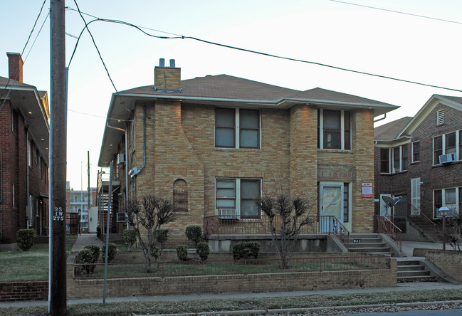 Azalea Plaza in Dallas, TX - Building Photo - Building Photo