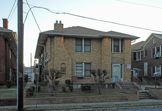 Azalea Plaza in Dallas, TX - Building Photo - Building Photo