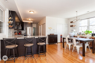 1417 W Erie St, Unit 2 in Chicago, IL - Building Photo