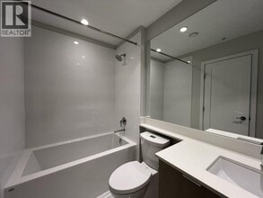 625 Cottonwood Ave in Coquitlam, BC - Building Photo - Building Photo