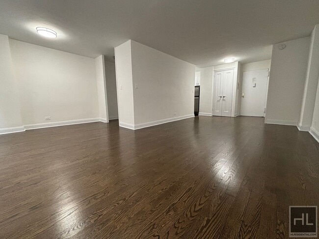 5 AVENUE, Unit 2F in New York, NY - Building Photo - Building Photo
