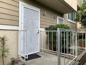 15220 S Normandie Ave, Unit 304 in Gardena, CA - Building Photo - Building Photo
