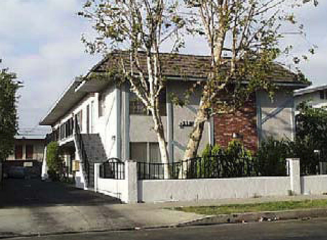 11906 Hart St in North Hollywood, CA - Building Photo - Building Photo