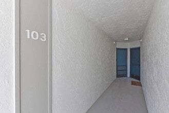1605 S US Hwy 1, Unit E103 in Jupiter, FL - Building Photo - Building Photo