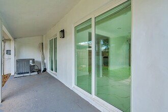 2066 San Marino Way N in Clearwater, FL - Foto de edificio - Building Photo