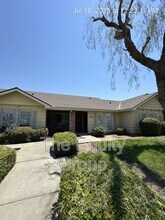 1328 S Rossmoor St in Visalia, CA - Building Photo - Building Photo