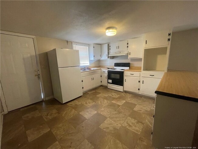 824 Ridge Rd in Fayetteville, NC - Building Photo - Building Photo