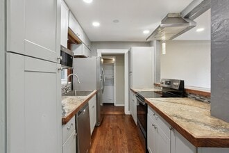 2625 Newport St in Denver, CO - Building Photo - Building Photo