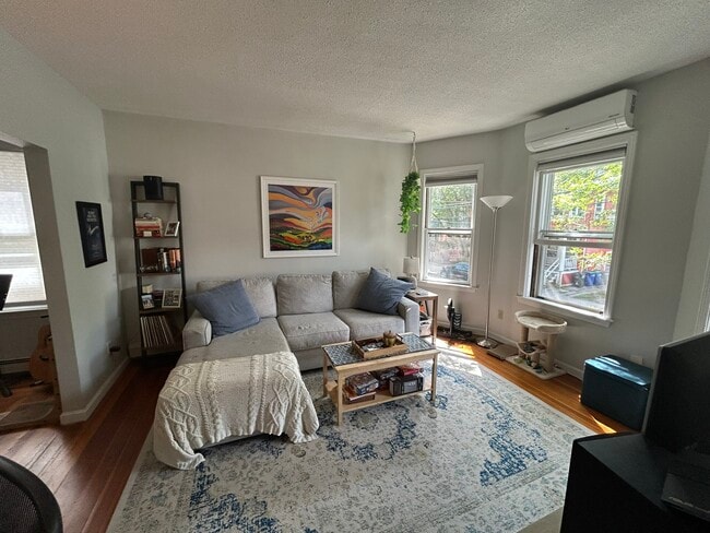 13 Malvern Ave, Unit 1 in Somerville, MA - Foto de edificio - Building Photo