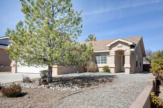 7505 Woodstar Ave NW in Albuquerque, NM - Building Photo - Building Photo