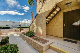 4704 O'Bannon Dr in Las Vegas, NV - Building Photo - Building Photo