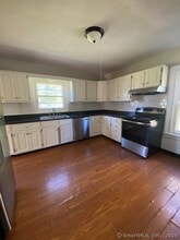 24 Lyness St in Manchester, CT - Building Photo - Building Photo