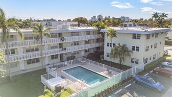 1900 NE 8th Ct in Fort Lauderdale, FL - Building Photo