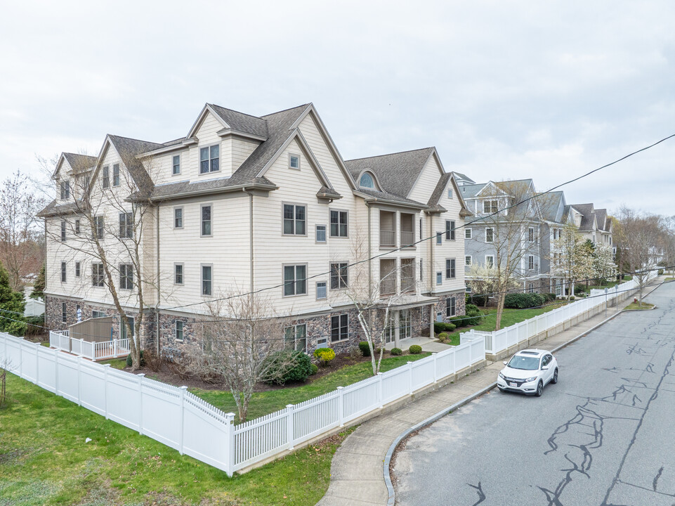 Ashley Boulevard Place in New Bedford, MA - Building Photo