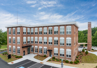 Residences at Hadley Falls in Goffstown, NH - Building Photo - Building Photo