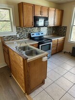 31 Dover St, Unit 1 in North Adams, MA - Building Photo