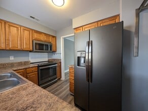 2808 Shadowbrook Ln in Winston-Salem, NC - Building Photo - Building Photo