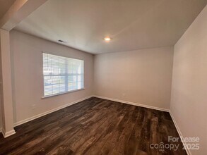 7868 Whispering Strm Dr in Lake Norman of Catawba, NC - Building Photo - Building Photo