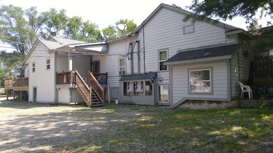 Saline Avenue Apartments in Waterford, MI - Building Photo - Building Photo