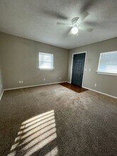 1116 Union St in Emporia, KS - Building Photo - Building Photo