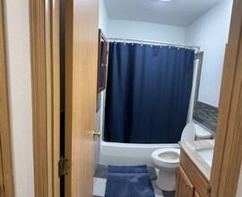 5569 S Vesel Ct in Freeland, WA - Building Photo - Building Photo