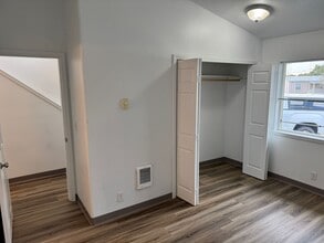 359 S 58th St in Springfield, OR - Building Photo - Building Photo