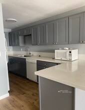 1199 SE 9th Ave in Oak Harbor, WA - Building Photo - Building Photo