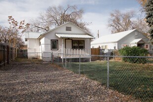 717 NW 2nd St in Ontario, OR - Building Photo
