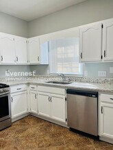 11925 Long Forest Dr in Charlotte, NC - Foto de edificio - Building Photo