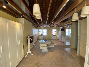 7006 Eastern Ave, Unit Top Level in Baltimore, MD - Foto de edificio - Building Photo