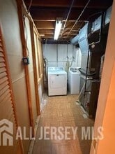 18 Jill Ct in Edison, NJ - Building Photo - Building Photo