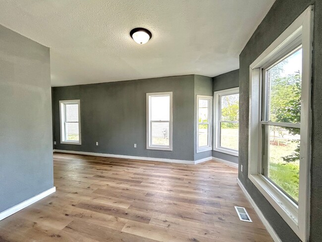 507 E Apple Ave in Muskegon, MI - Building Photo - Building Photo
