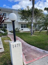 1471 NE 170th St in North Miami Beach, FL - Building Photo - Building Photo