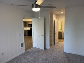 Polaris at Totem Lake in Kirkland, WA - Foto de edificio - Building Photo