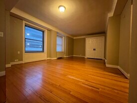 15 E Kirby St, Unit 324 in Detroit, MI - Building Photo