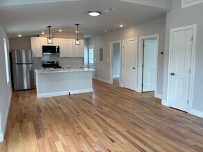 254 Salem St, Unit 2 in Medford, MA - Building Photo - Building Photo