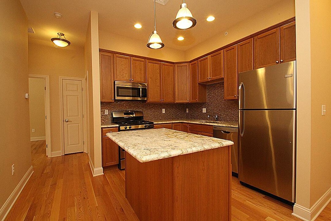 2518 Whitney Ave in Hamden, CT - Building Photo