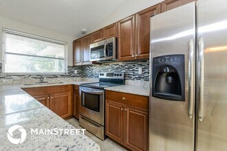 2472 Waneta Dr in Sarasota, FL - Building Photo - Building Photo