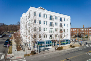 Mint Condominiums in Washington, DC - Foto de edificio - Building Photo