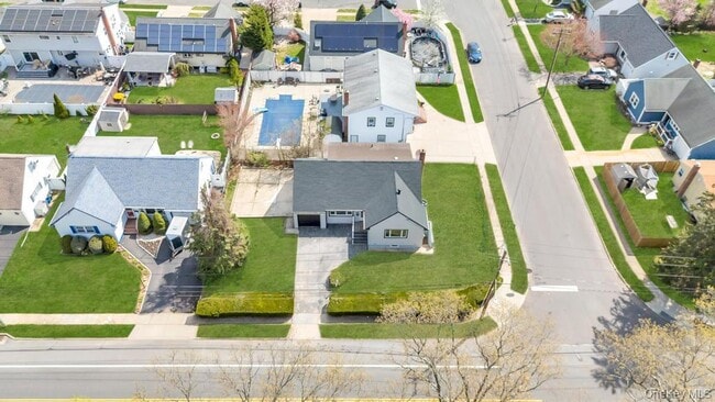 207 August Rd in North Babylon, NY - Building Photo - Building Photo