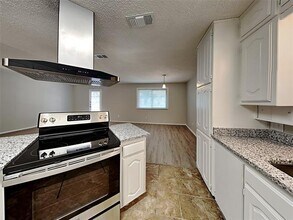 245 NE Craig St in Burleson, TX - Building Photo - Building Photo