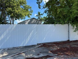 11751 SW 190th Terrace in Miami, FL - Building Photo