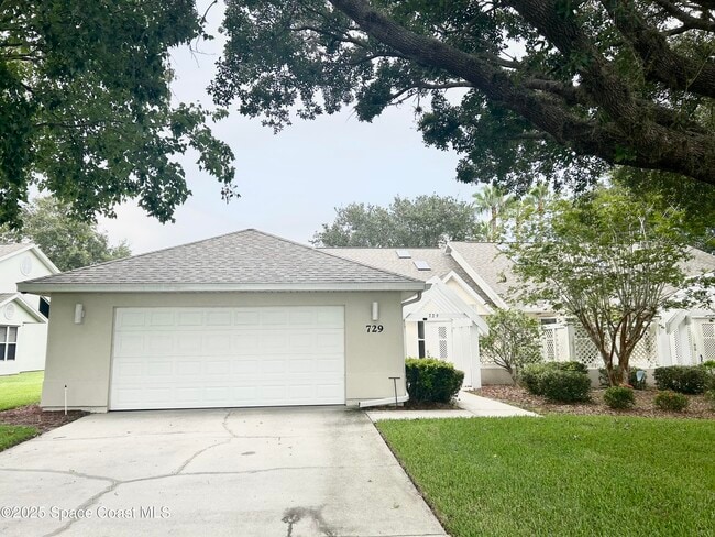property at 729 Kenwood Cir