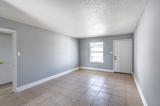 Memphis Urban Apartments in West Memphis, AR - Building Photo - Interior Photo