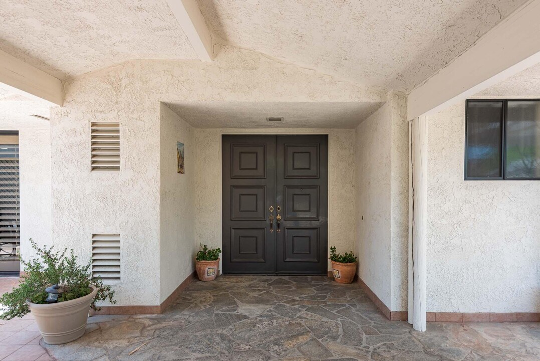 8 Tulane Ct in Rancho Mirage, CA - Building Photo
