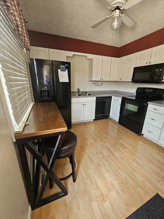 105 E Lincoln St in Normal, IL - Building Photo