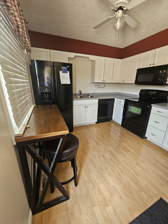 property at 105 E Lincoln St