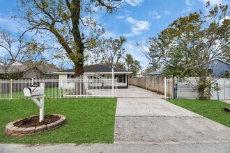 2243 Matilda St in Houston, TX - Building Photo - Building Photo